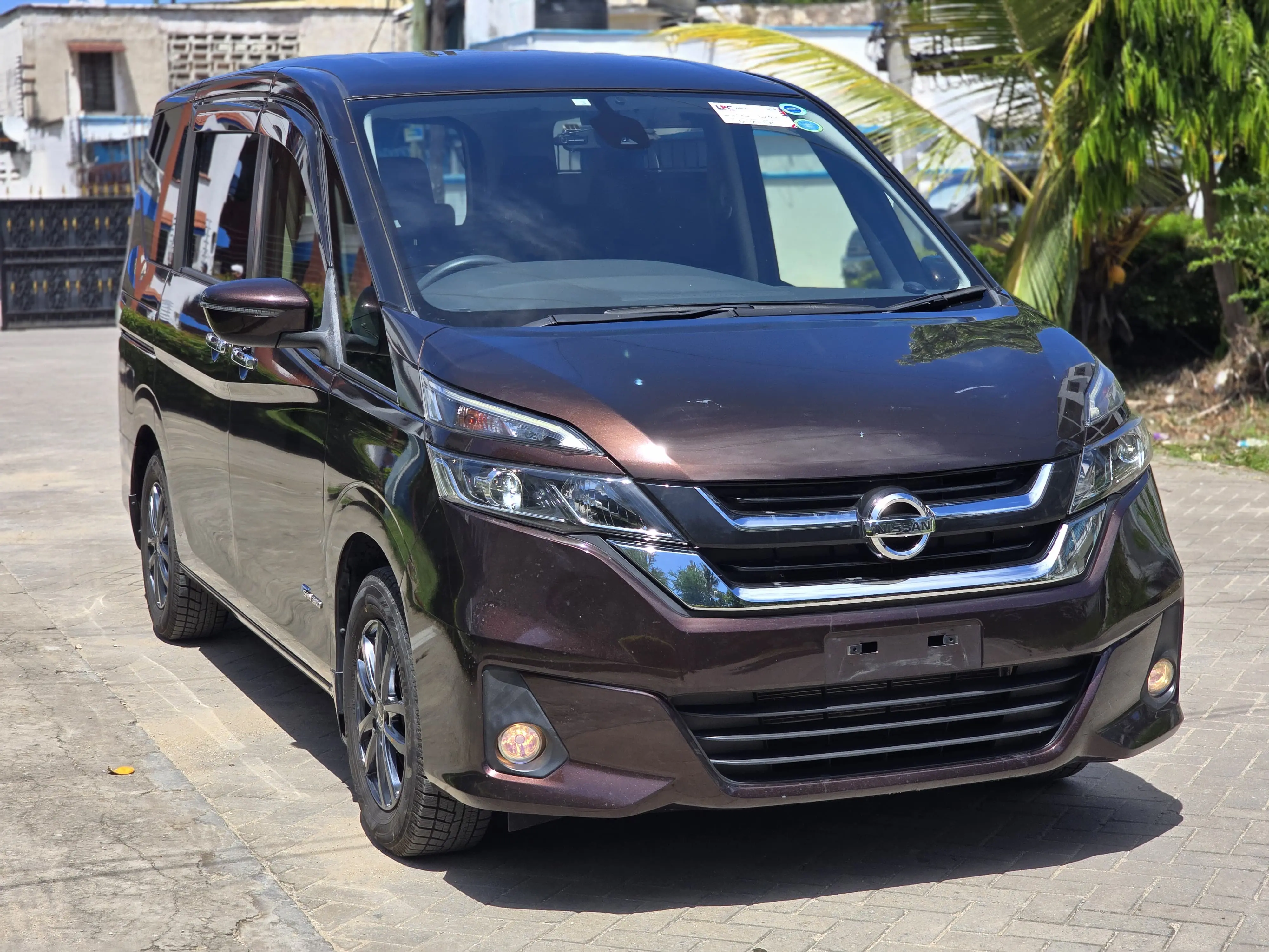 Nissan Sereena 2018 front